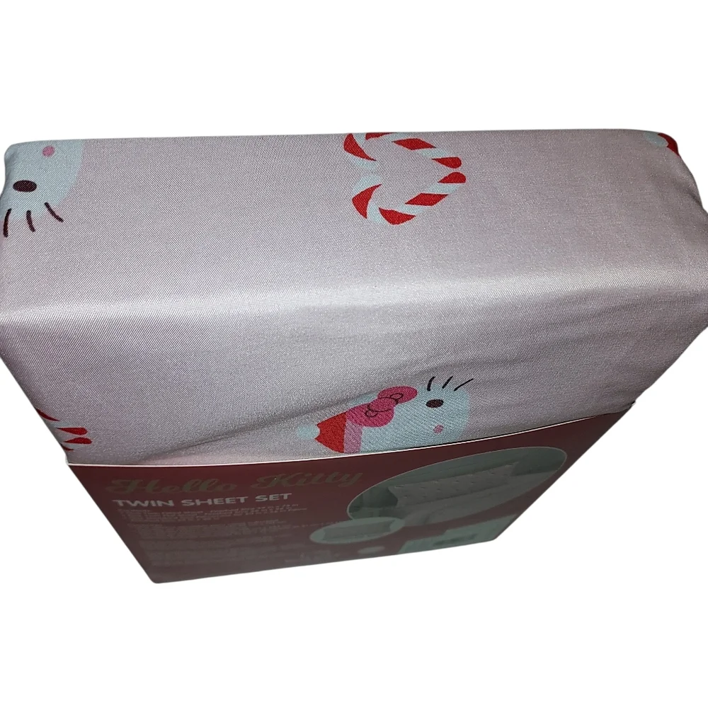 Brand New Sanrio Hello Kitty Twin Size Bed Sheet Set (3-Piece) Christmas Theme